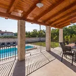 Diana Будинок відпочинку