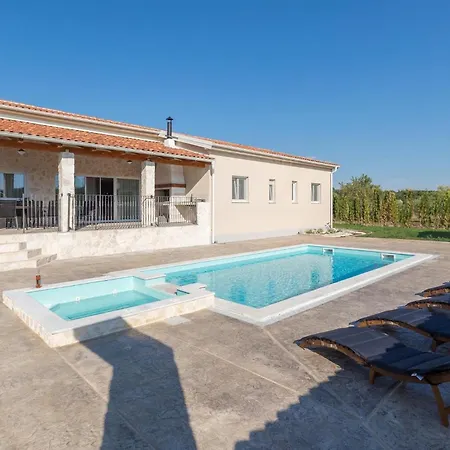 Diana Holiday home Porec