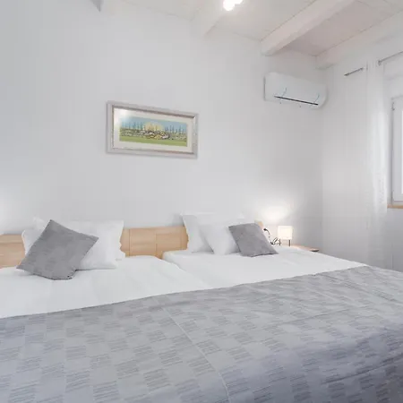 Дом отдыха Diana *